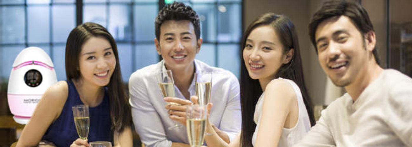 cropped-focused_184811348-stock-photo-chinese-friends-sitting-restaurant-together.jpg